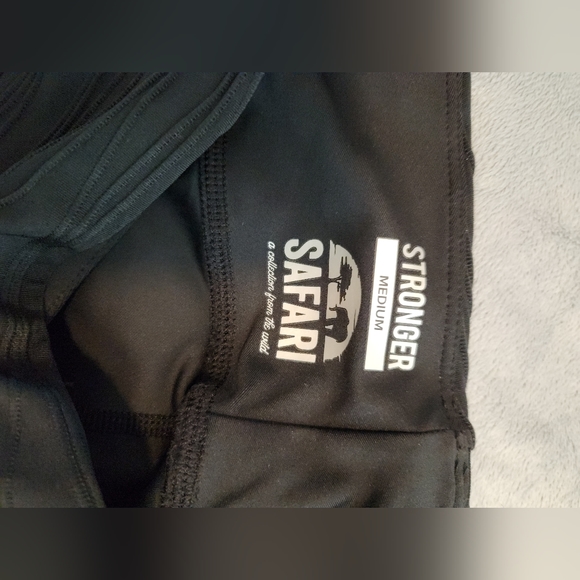 Stronger Label black leggings - Picture 3 of 6